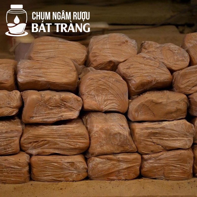 Đất làm chum gốm Bát Tràng